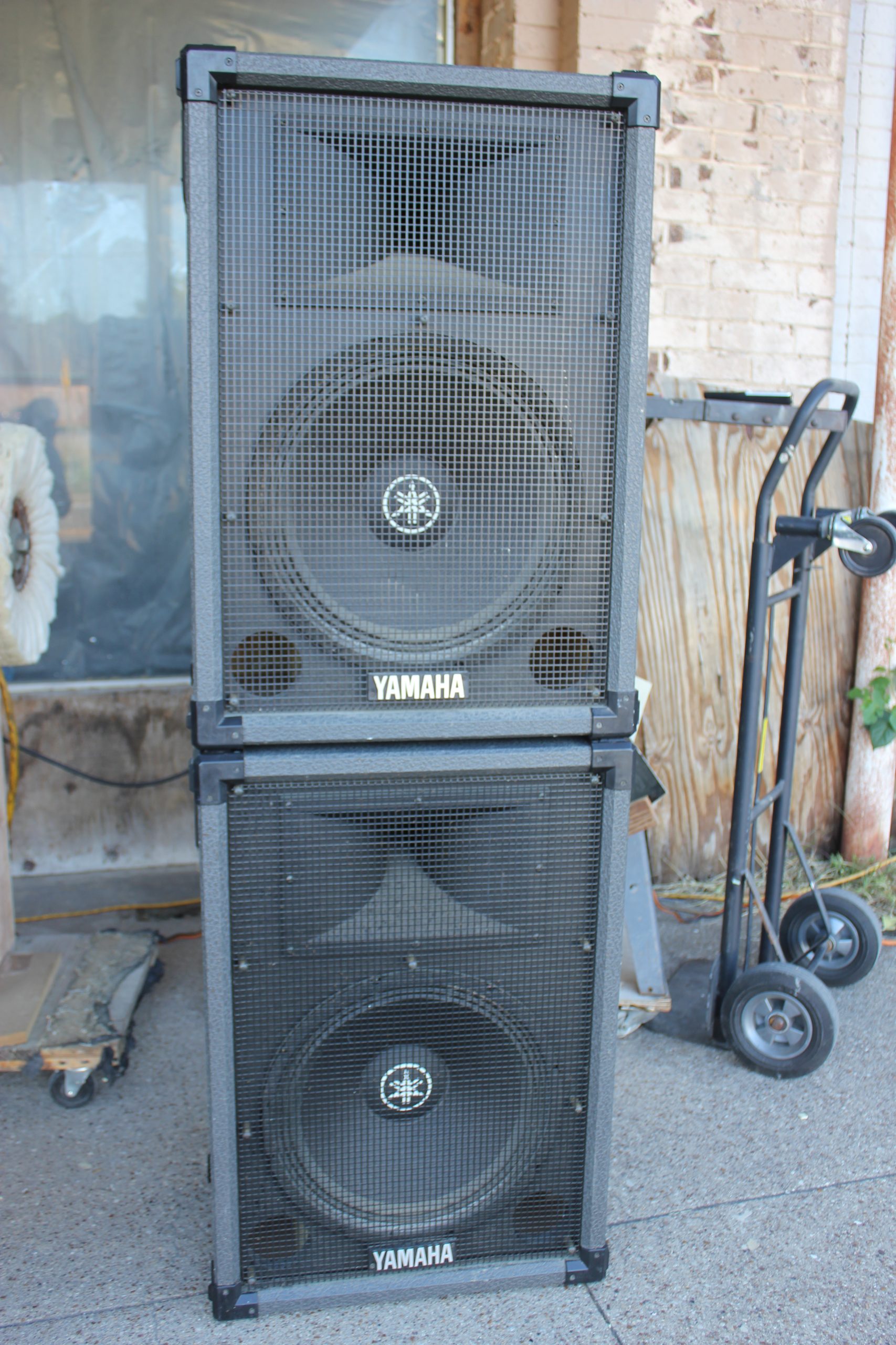 Yamaha S115H II/FOH 2 Way 15″ and Horn 200 Watts 8 Ohm – Action