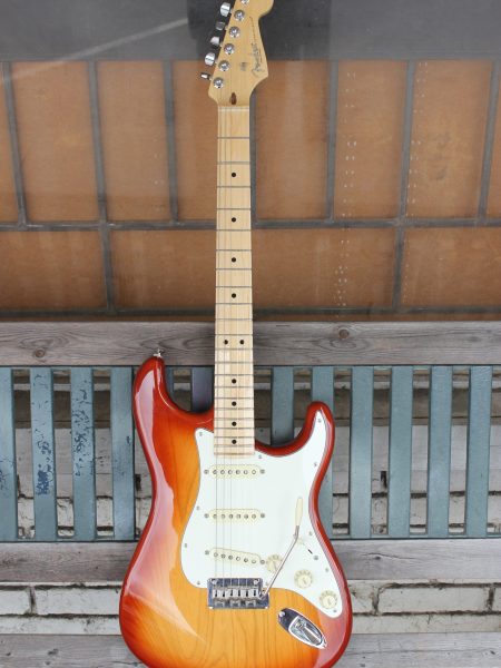Fender 2018 American Professional Stratocaster Sienna Sunburst