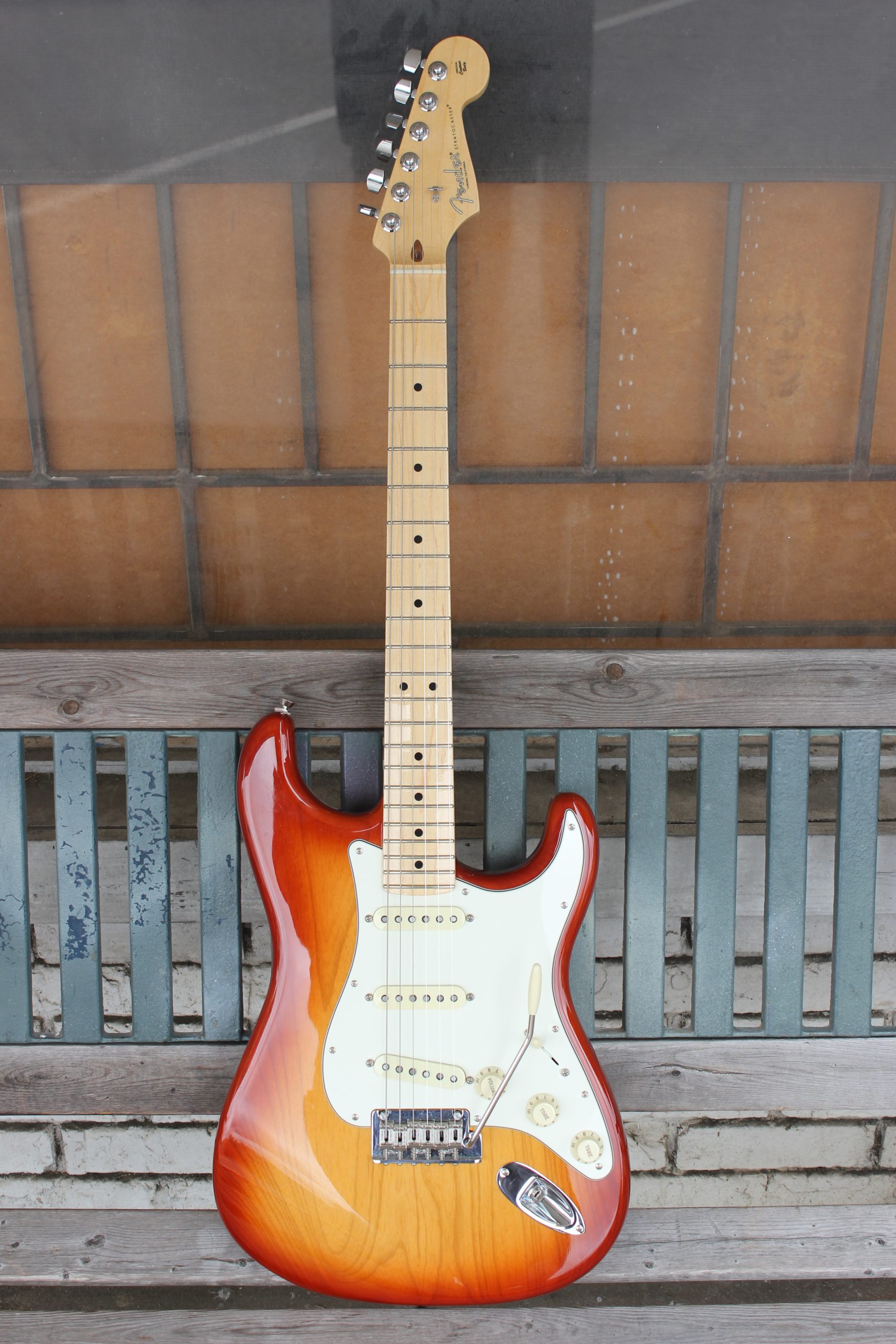 Fender 2018 American Professional Stratocaster Sienna Sunburst