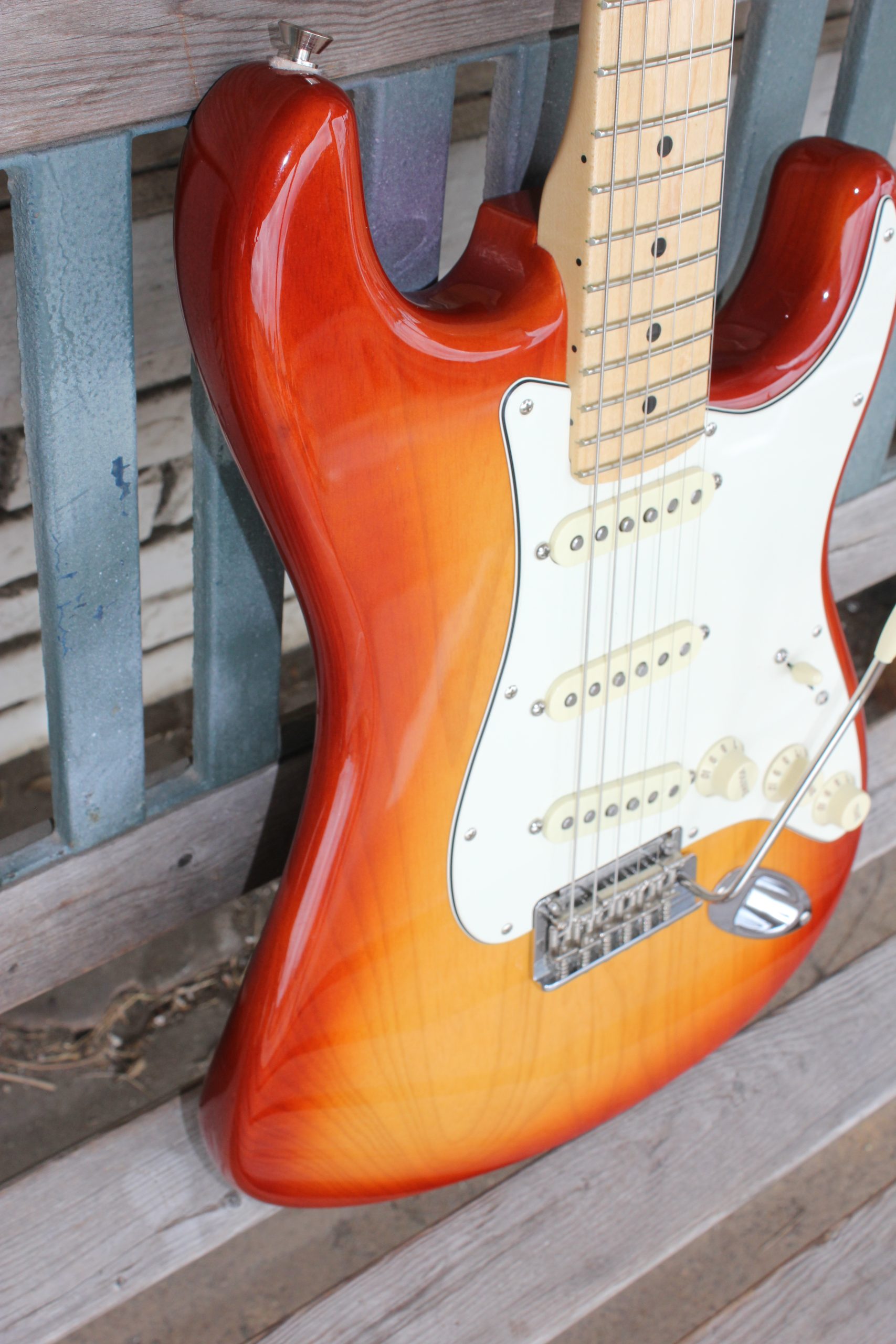 Fender 2018 American Professional Stratocaster Sienna Sunburst - Image 6