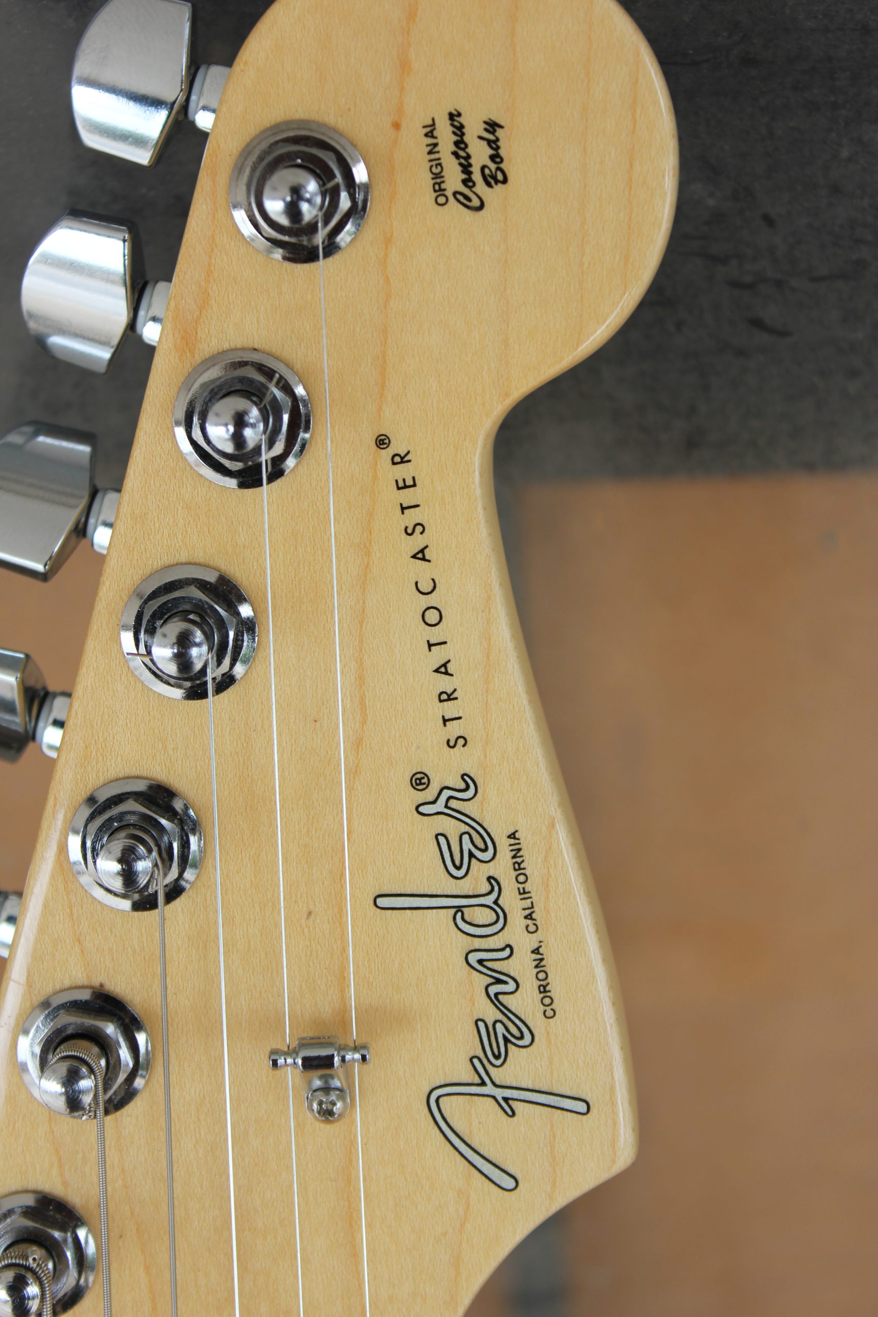 Fender 2018 American Professional Stratocaster Sienna Sunburst - Image 9