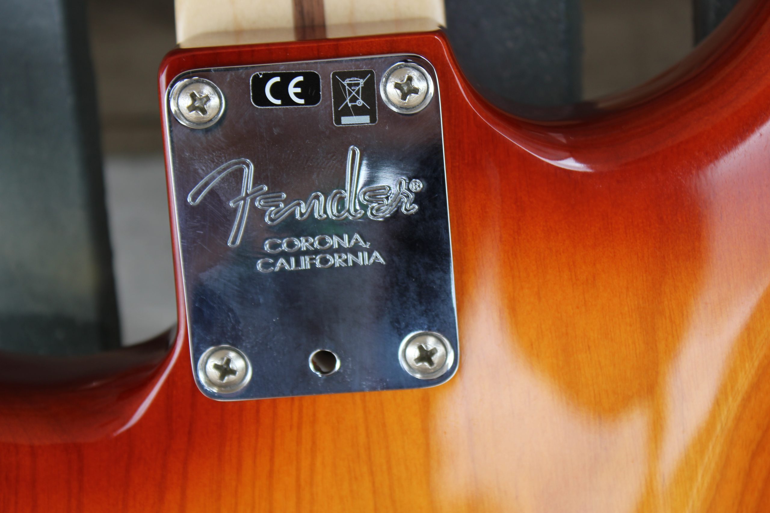 Fender 2018 American Professional Stratocaster Sienna Sunburst - Image 13