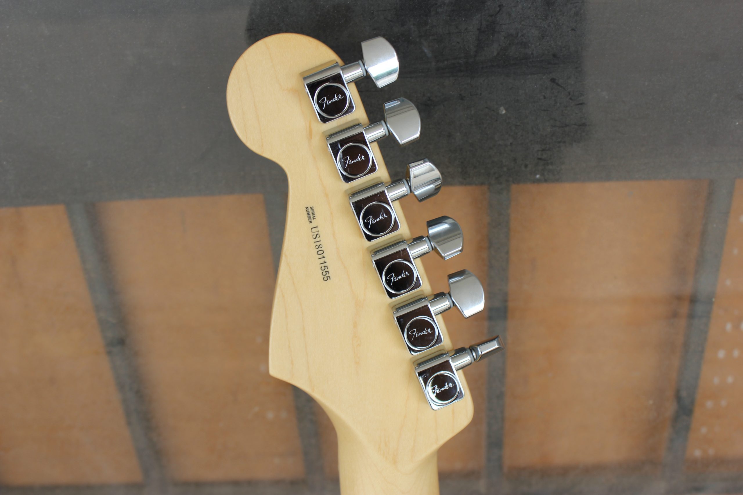 Fender 2018 American Professional Stratocaster Sienna Sunburst - Image 16