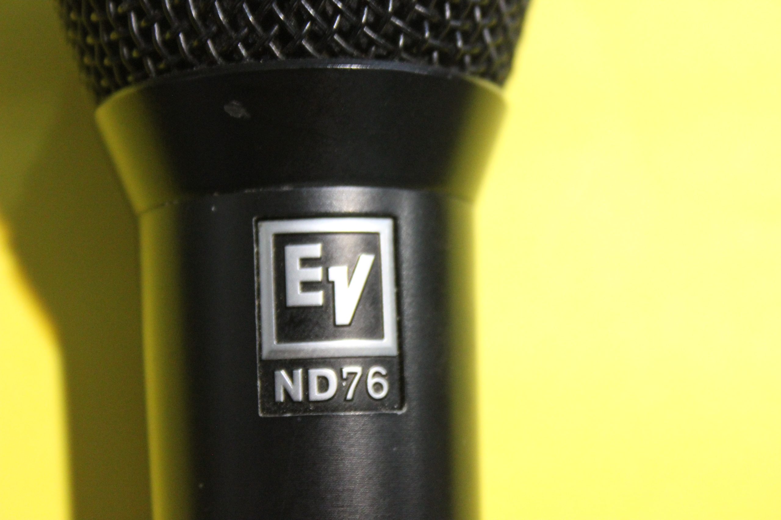 Electro-Voice ND76 Dynamic Cardioid Vocal Microphone - Image 3