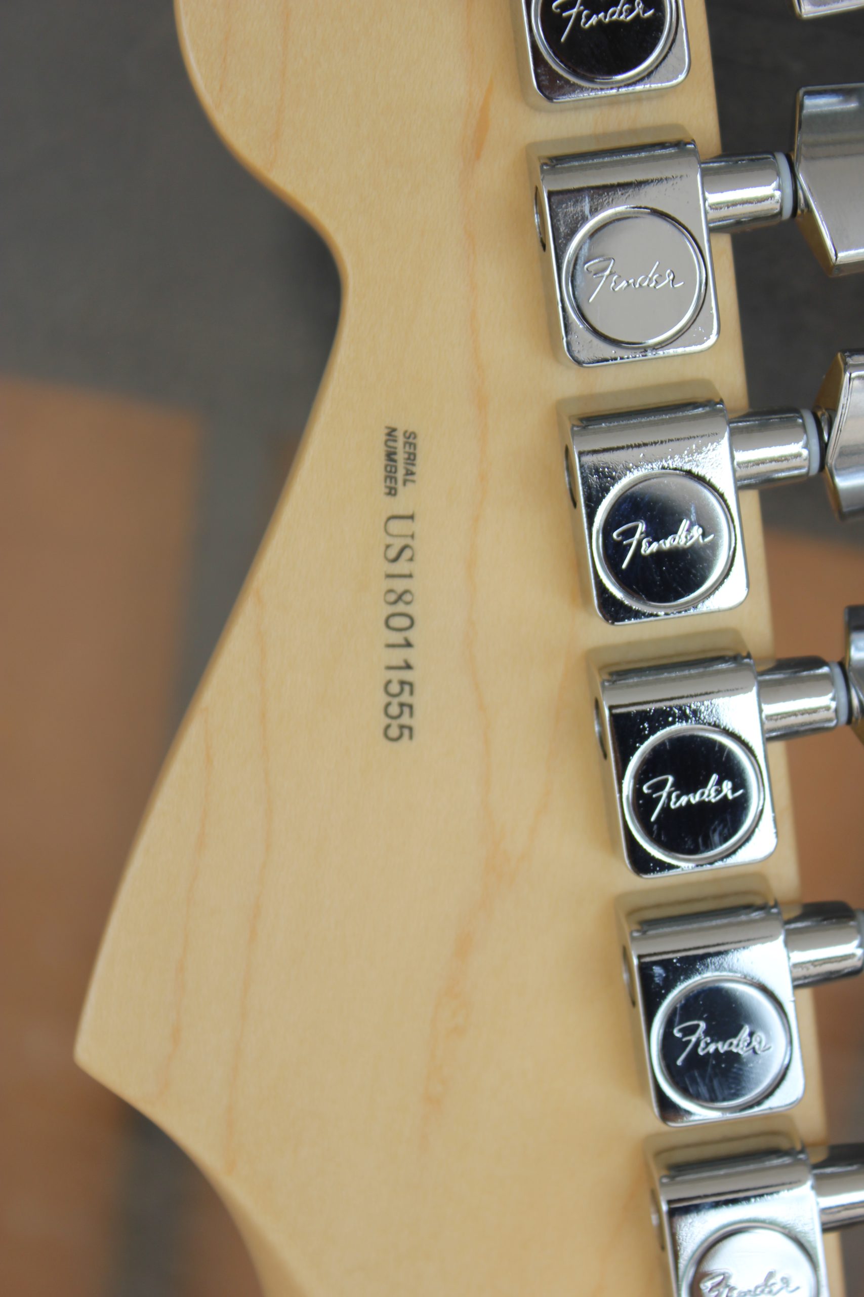 Fender 2018 American Professional Stratocaster Sienna Sunburst - Image 17