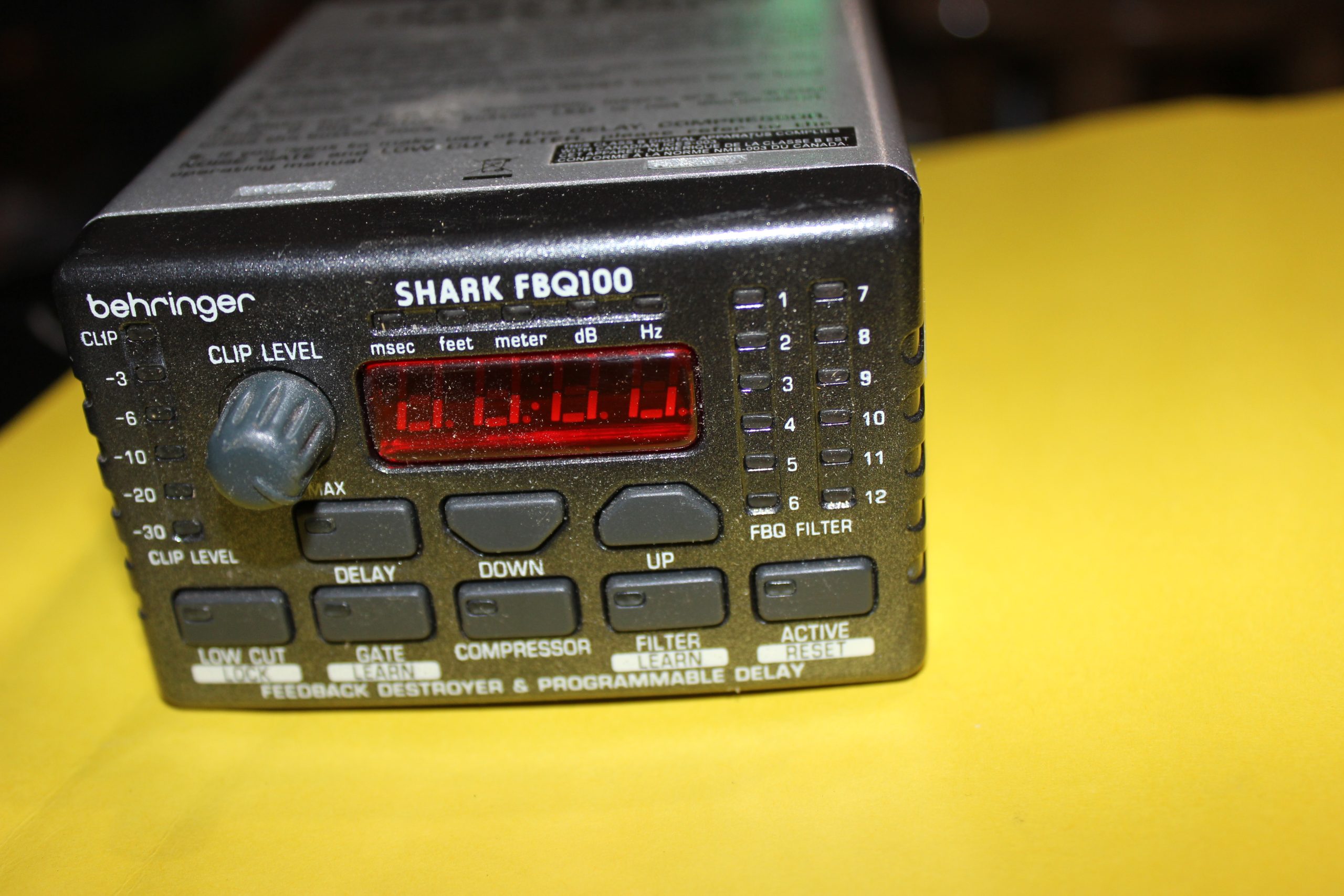 Behringer Shark FBQ100 Automatic Feedback Destroyer with Power Supply - Image 3