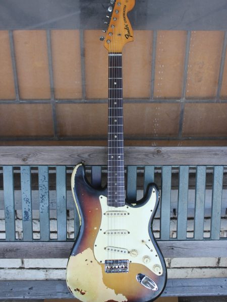 Fender 1969 Stratocaster Sunburst w/Rosewood Board