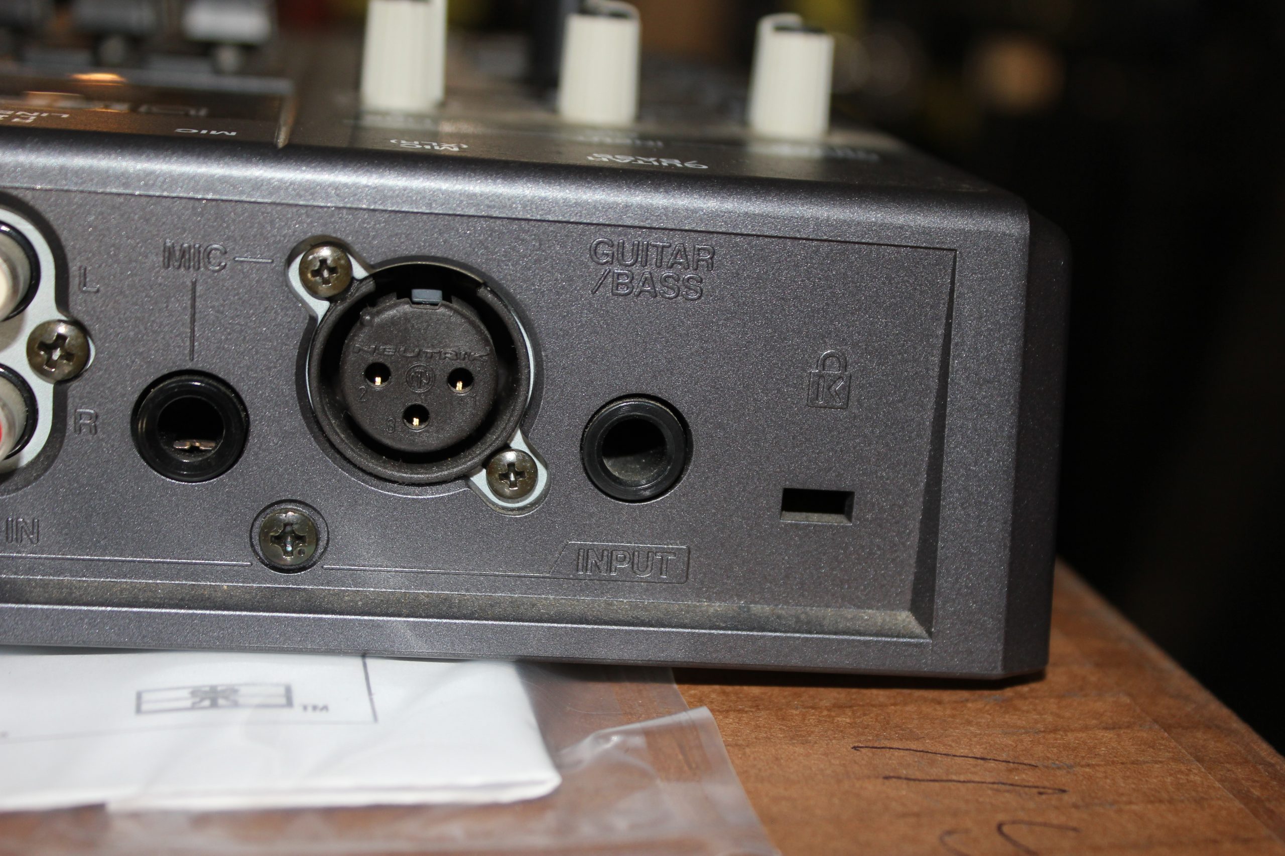 Roland BR-532 Portable 4-Track Digital Recorder/ with Power Supply - Image 8