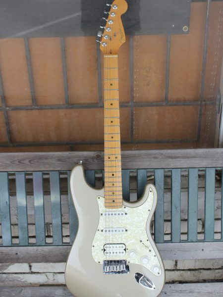 Fender USA Lonestar Stratocaster HSS, Gold w/ Maple neck (1996)